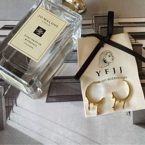 Stunning gold plated earrings